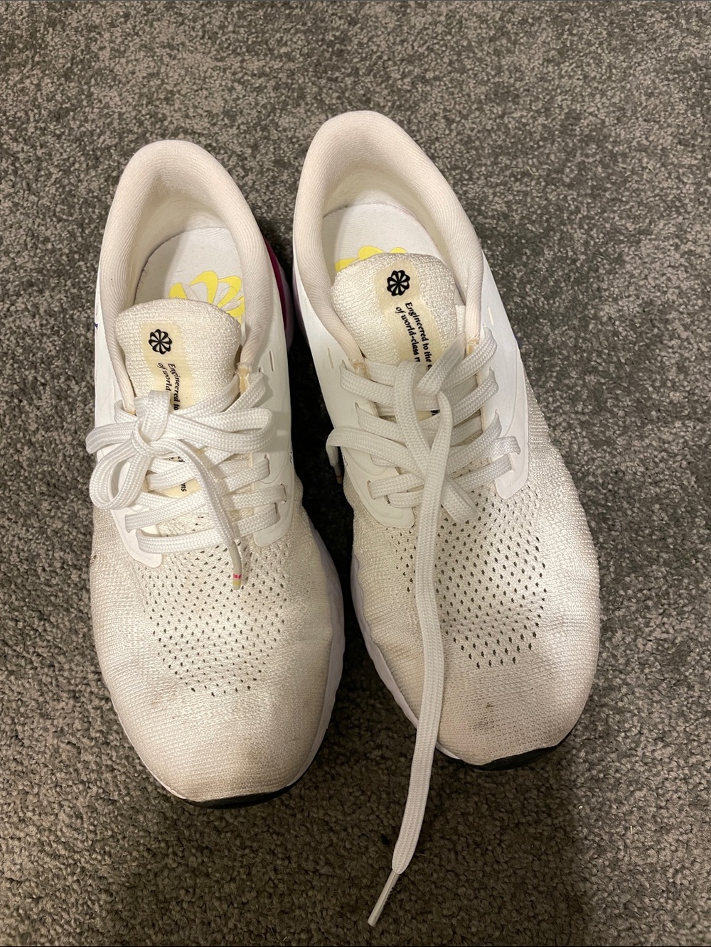 Nike Women's Cream Flyknit Athletic Shoes 7.5